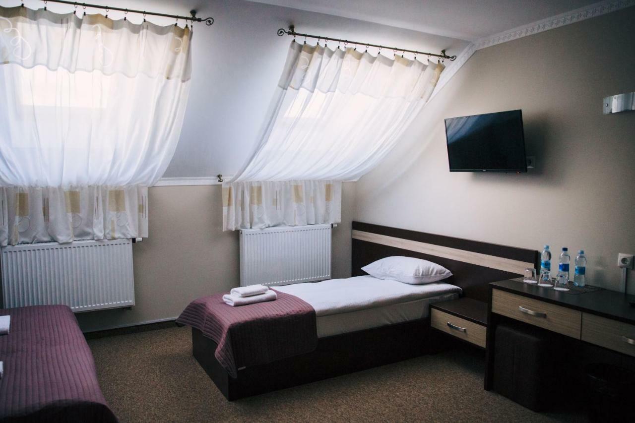 Роляда Hotel Tiszmenicja Kültér fotó