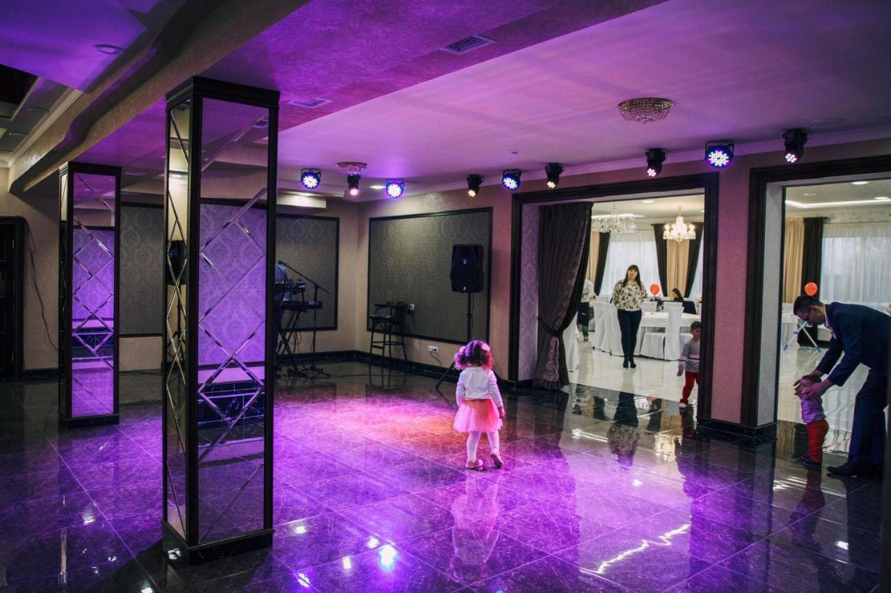 Роляда Hotel Tiszmenicja Kültér fotó
