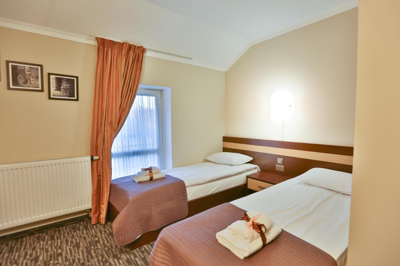 Роляда Hotel Tiszmenicja Kültér fotó