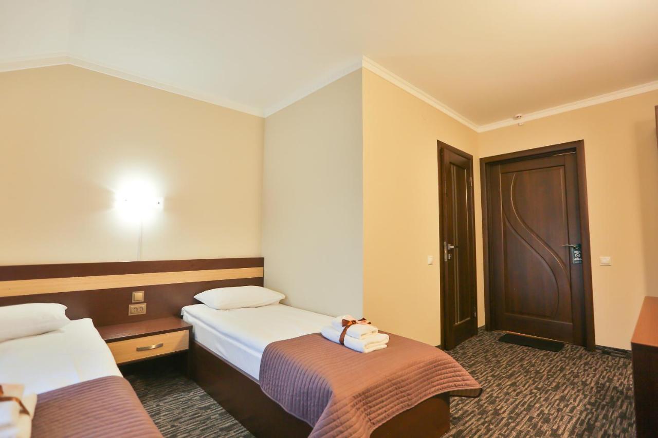 Роляда Hotel Tiszmenicja Kültér fotó