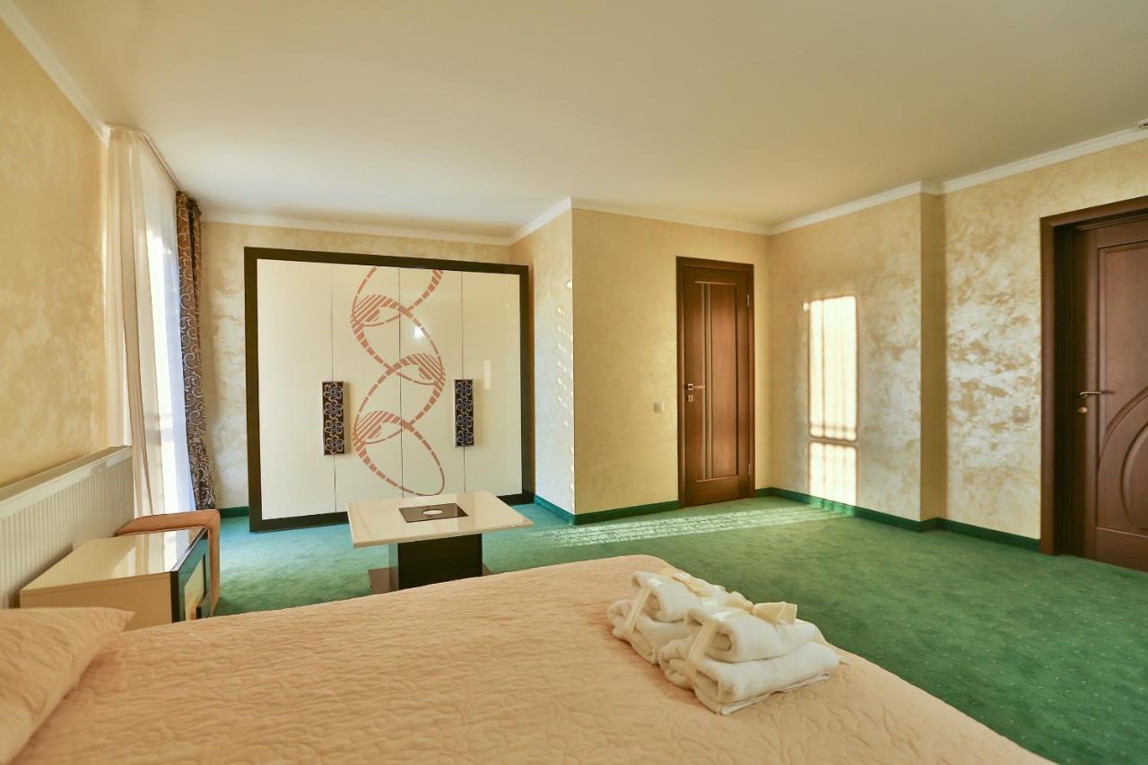 Роляда Hotel Tiszmenicja Kültér fotó